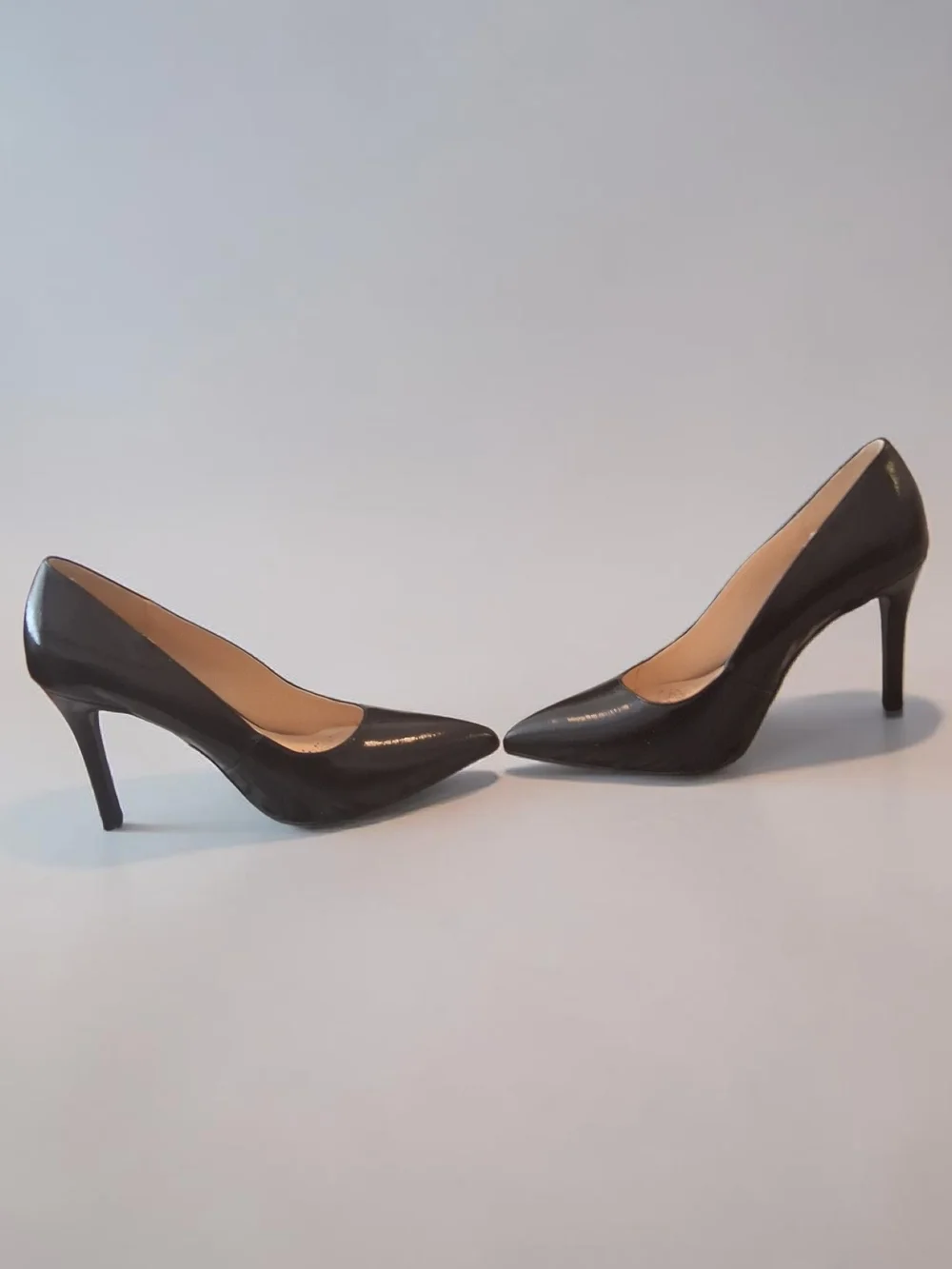 Jenn Ardor Black Pointed Toe Pumps